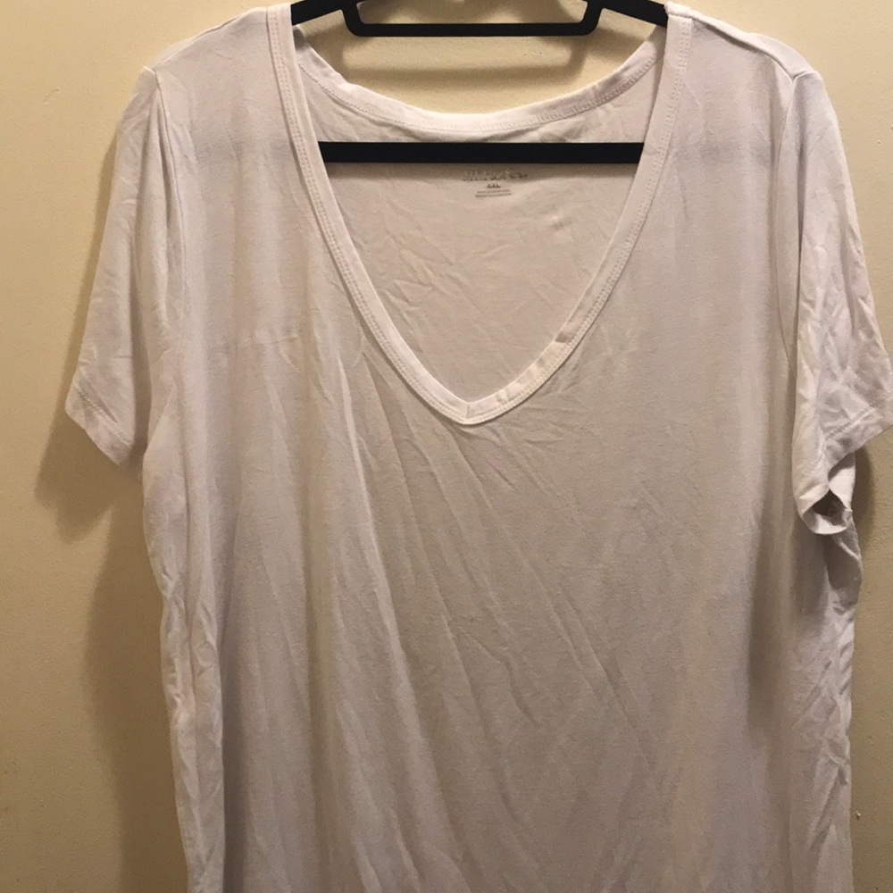 White stretchy t-shirt